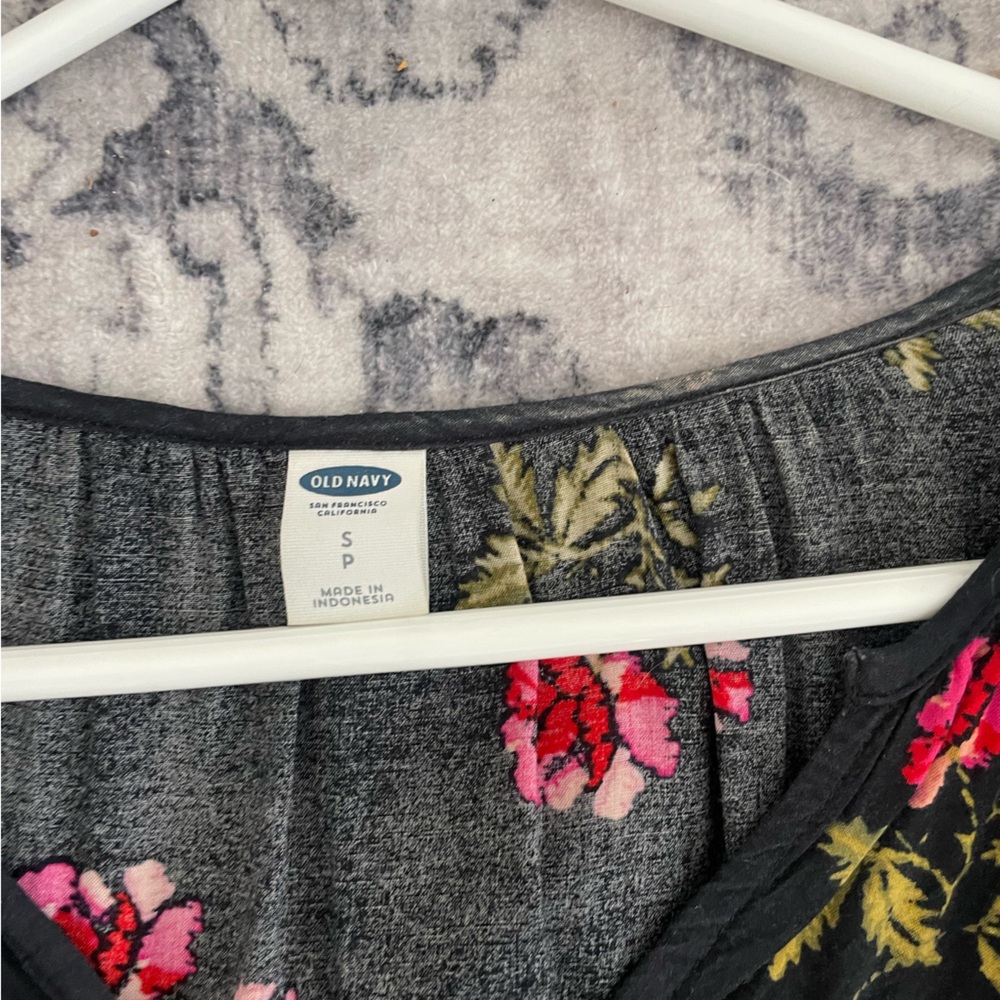 Rose Pattern Blouse - Picture 2 of 6